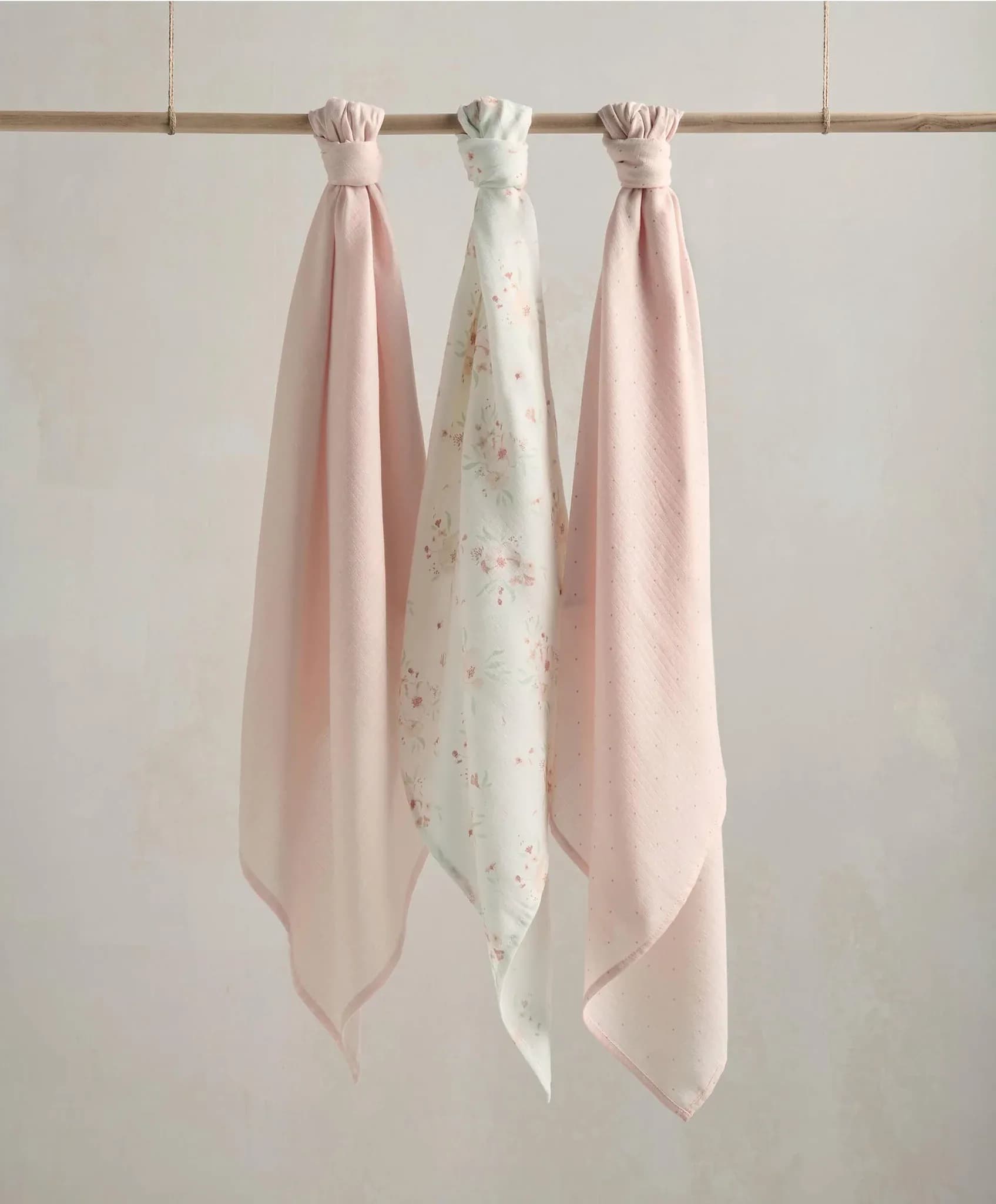 3 LARGE MUSLIN SQUARES 2